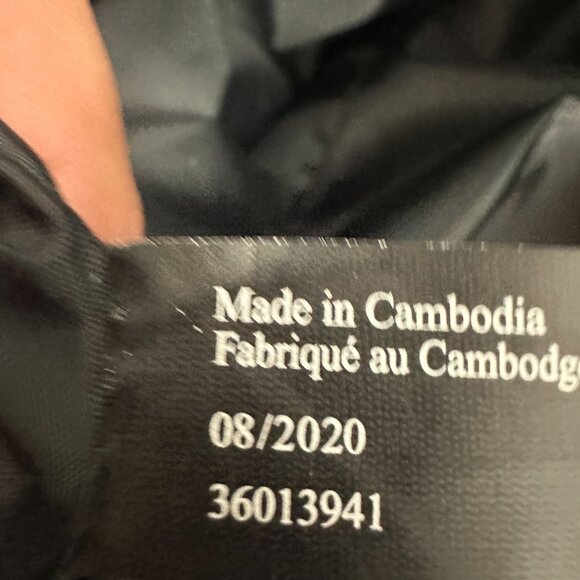 Victoria's Secret Plaid Red & Black Tote Bag Spacious Interior Elegant Design - Picture 6 of 7